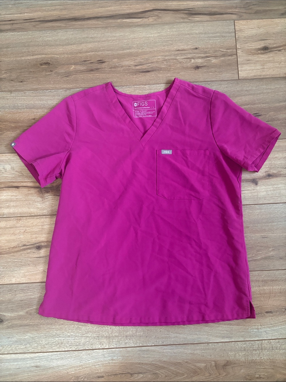 FIGS Women's Catarina one pocket scrub top